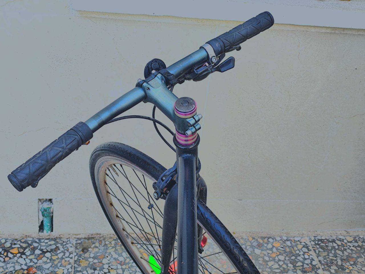 سلام عليكم
بايسكل c700 حجم 26 بالة ياباني 
عليه سستم تبديل نمر شيمانو 1×8
ومكينة شيمانو وبطيخة امامية وخلفية رياضي 
بايدر رياضي خفيف لون تيتانيوم 
مقعد رياضي خفيف 
ستيرن رياضي مثل ما موضح بالصورة 
نظام بريك شيمانو 
السعر 125 وبيه مجال 
مكاني حي الجهاد 
رقم للتواصل *********** موجود خاص ماسنجر
