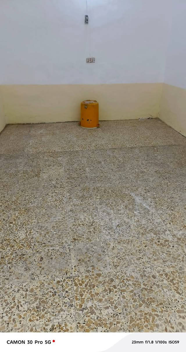 السلام عليكم بيت للبيع مساحه125متر بنزلت استاد عادل البديري مكلف بنشر اي استفسار عل رقم مكلف بنشر***********
