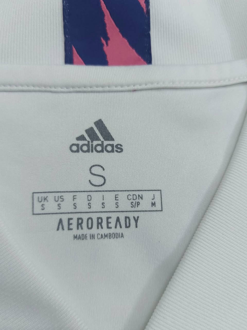 دريس ريال مدريد وكاله مع شفقه ريال
قياس S تلبس وزن ٧٥و٧٠ ك


**إذا كنت صاحب هذا الإعلان وتريد حذفه لأي سبب، رجاءا أرسل رسالة إلى الدعم الفني**