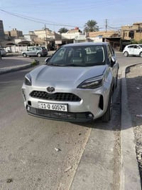يارس كروس 2024 هايبرد للبيع ماشيه 13 الف كيلو  بدون ايرباك  حادثهه بال...