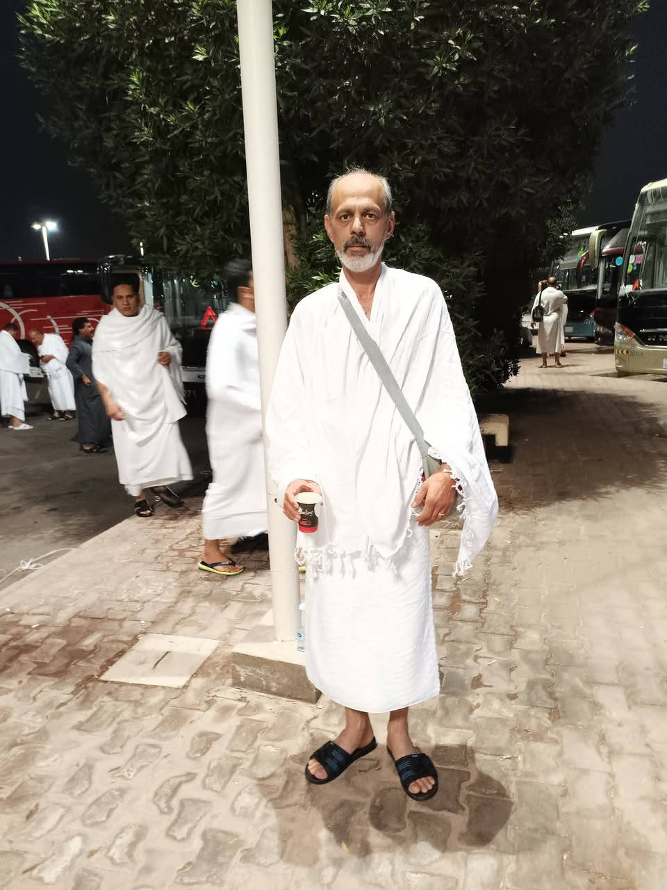 (واتمو الحج والعمره لله )
على بركة الله 
تعلن شركه انوار الصالح الدولية للحج والعمره فرع السيدية 
عن رحلة بتاريخ 1/30 إلى الديار المقدسه لداء مناسك العمره على الراغبين تسليم جواجزاتهم 
البرنامج البر 
ثلاثة ليالي في المدينه المنوره المركزيه فندق محراب طيبه 
وفي مكه المكرمه سته ليالي في ابراج المرديان مع وجبات طعام بوفيه مفتوح مع هدايه 
حقيبه كبيره مع حقيبة كتف 
احرام رجالي وحرام نسائي 
برنامج مزاراة في المدينة المنوره ودخول الروضه الشريفه لزيارة قبر الرسول صلى عليه وال وسلم 
جبل أحد وزيارة قبر عم الرسول (ص) حمزه عليه السلام 
جامع قبا 
جوامع السبعه 
جامع القبلتين 
بستان التمور 
مسجد أبو بكر الصديق 
مسجد الغمامه 
مسجد الأمام علي عليه السلام 

ومزاراة في مكه المكرمه 
جبل أحد 
جبل غار حراء 
جبل الثور 
ورحله اختياريه الى مولات في مكه 

مع كادر متخصص 
مرشد ديني للرجال 
مع مرشده دينيه للنساء 
علماً ان المقاعد محدوده سارعو في تسليم جواجزاتهم قبل يوم 1/15 
للستفسار الاتصال على الارقام 
التاليه وجميع الخطوط تعمل تصال أو الوتساب 
***********
***********
***********
إدارة الحاج اياد عادل صالح
