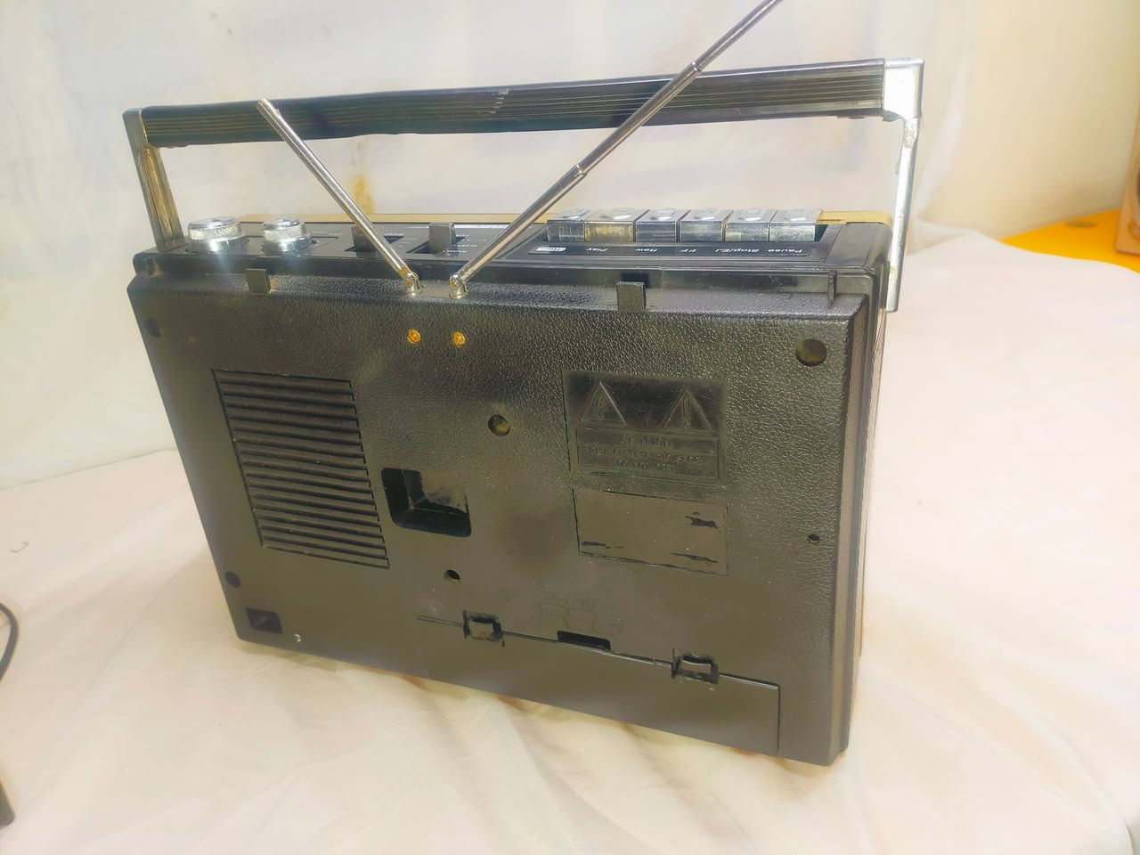 مسجل راديو دبل اريل صناعة صيني مسجل حلو سعره 25 الف دينار يوجد توصيل ...واتس ***********
