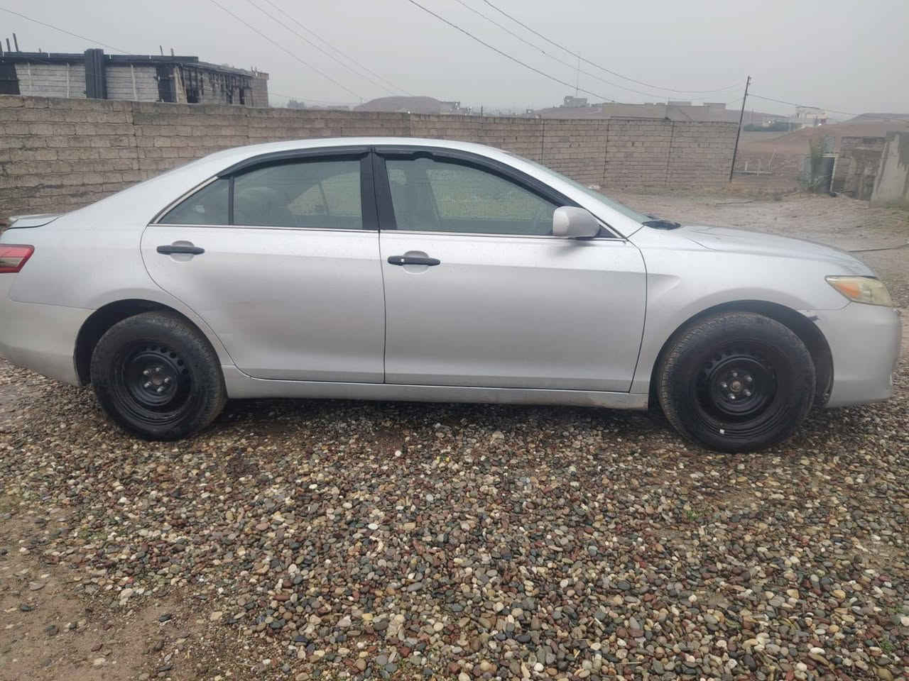 كامري 2011 امريكي محرك 4 ما مفتوح رقم دهوك إلى شهر2027/6 السياره حلوه مال جناي يريد مراوس بعذاري من 2006 إلى 2009 و حتمال يببع السياره بيه كابون بنزين الموصل و هذا رقم صاحب السياره اتصل *********** و صاحبه جناي
السونار موجود مع الصور 
و شوف العين يبري الذمه
