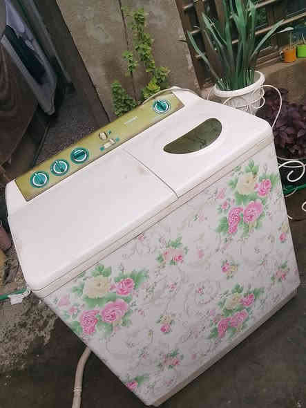 غساله توشيبا للبيع شغاله المكان الشعب شارع 25 السعر 75التواصل على الرقم*********** حجم وصط
