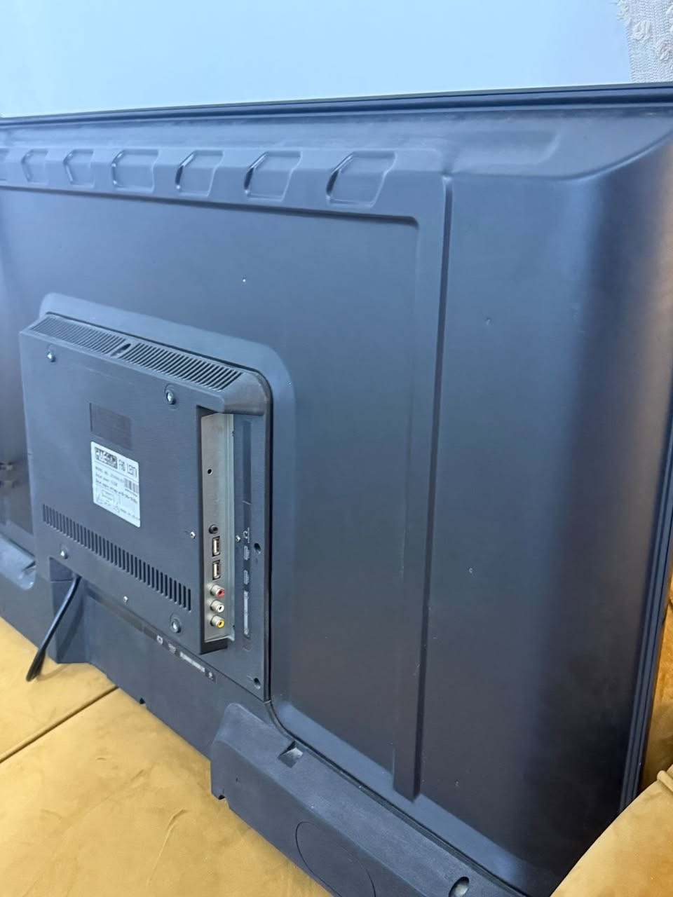 شاشه هاير تحكم يوتيوب وآي فاي وقنوات كيبل hd وفيش للبيع السعر 125 للاستفار ***********
