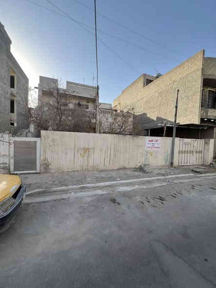 دار #للبيع
المساحة ٢٥٠ متر

واجهة ١٢،٥ 

نزال ٢٠

يباع دار كامل او تقطيع حسب الطلب 

العنوان حي البيضاء قرب مسبح الصفا

الدار يبعد عن سريع القناه ٢٠٠ متر 

للاستفار

***********
