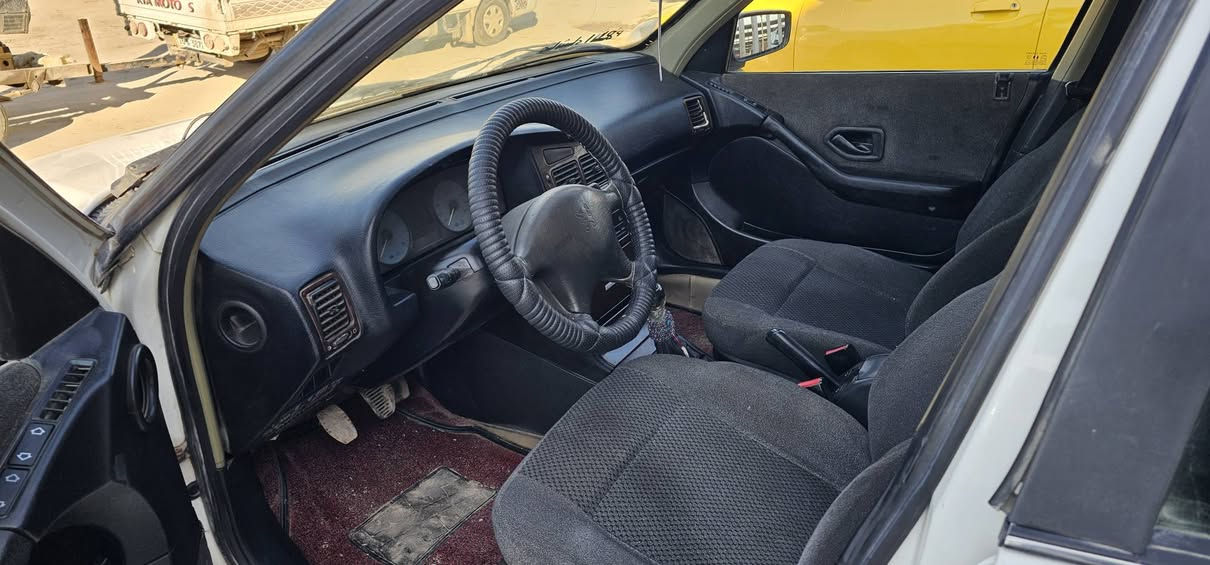 سلام عليكم بارص خصوصي موديل ١٥ مكفوله من الضربه بيهه خياسات مصلحه وبنيد طاير بدلته فقط مكينه وكير وتبريد خير من الله رقم نجف السعر ٤٦ وبيهه مجال بسيطه الإتصال *********** (السياره موجوده بديوانيه )
