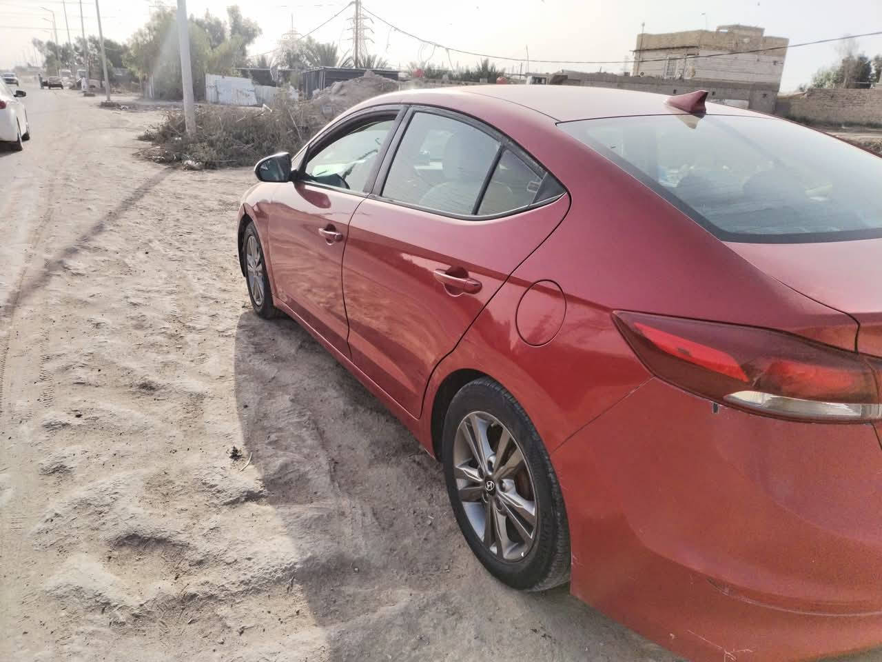 السلام عليكم  النترا 2017 رقم واسط باسمي كير ومحرك وحدادية مكفولات بدون ايرباك بيها صبغ خمس، قطع  بدون دواخل شواصي مكفولات وبيها بارد بالجنطة مكاني نجف السعر قفل 105 وهذا رقمي ***********.    ***********
