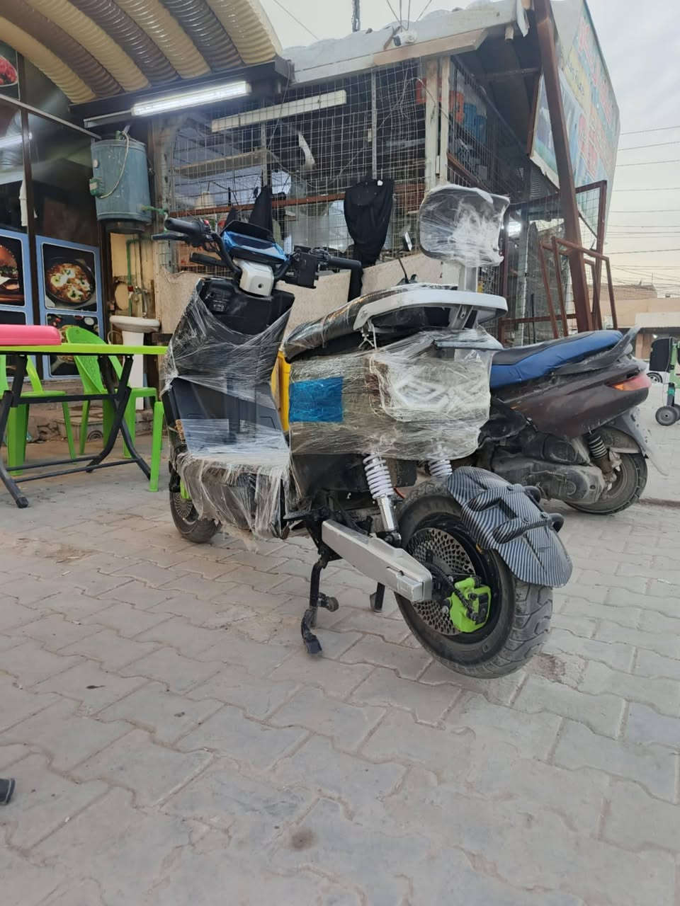 للبيع 6بطاريات كبار وين ما تريد تمشي مواصفات هواي للاستفسار ***********
