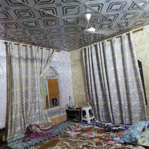 سلام عليكم بيت في ام العصافير مساحة 300متر طابو صرف مقابيل مربع ساحة قرب ال سوادي  بيت يتكون من ثلاث غرف و صاله  و مطبخ و  استقبال و صحيات 3   و خدمات فول بيت طابق ونص 
السعر120

للاستفسار اتصل,***********
