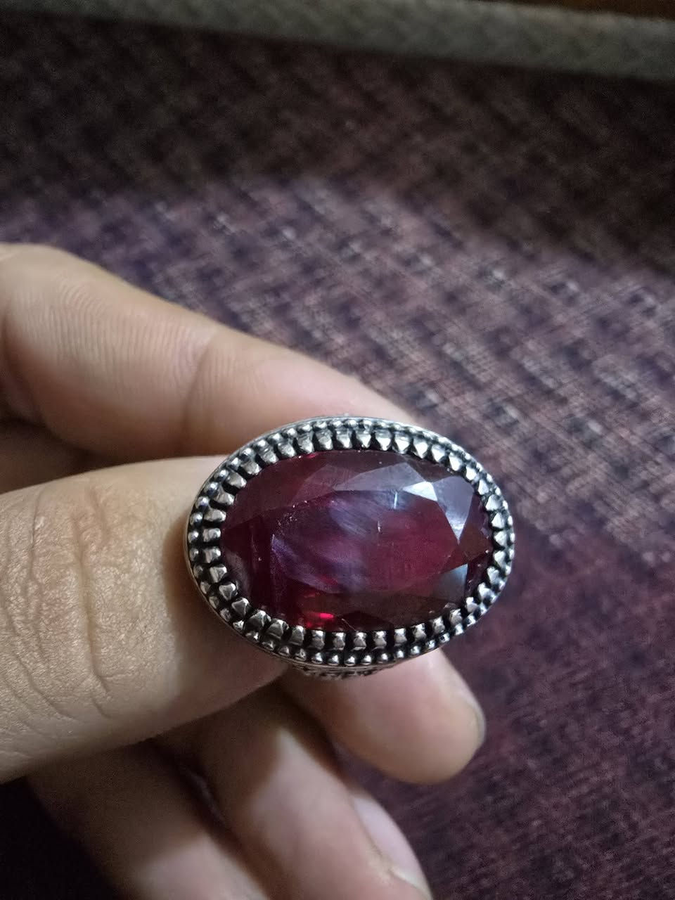 السلام عليكم 
محبس ياقوت للبيع محفور  يااباعبد الله 
مكاني بغداد 
السعر ٨٠


**إذا كنت صاحب هذا الإعلان وتريد حذفه لأي سبب، رجاءا أرسل رسالة إلى الدعم الفني**
