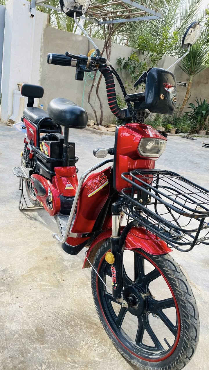 سلام عليكم اخوان موجود بايسكل شحن ( للبيع )
نضيف ع شوفت عينك اي مشكله مابيه .
بالاضافه موجوده شاحنته و بايدرات كذالك. 
بنسبه لسعر تعالي خاص وتدلل . 
رقمي : ***********
