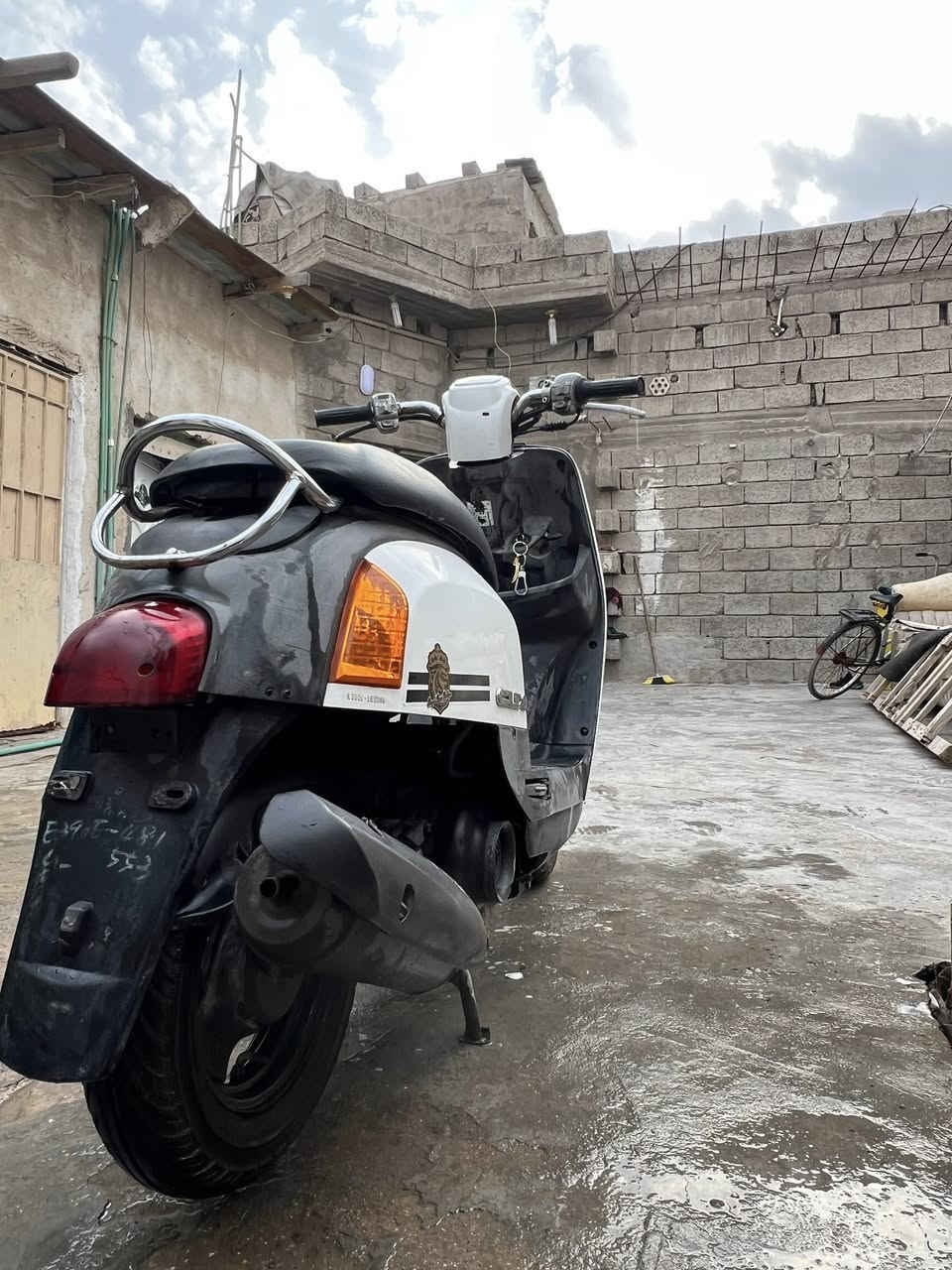 دراجه بوليسي نضافه عامه فحص محرك كلشي بيها بلاد كهربائيات كلها شغاله هندر سلف تجي تفحص بيدك وتشوف النضافه مكاني بصره حكيميه رقم
***********
 سعر مليون 200)
