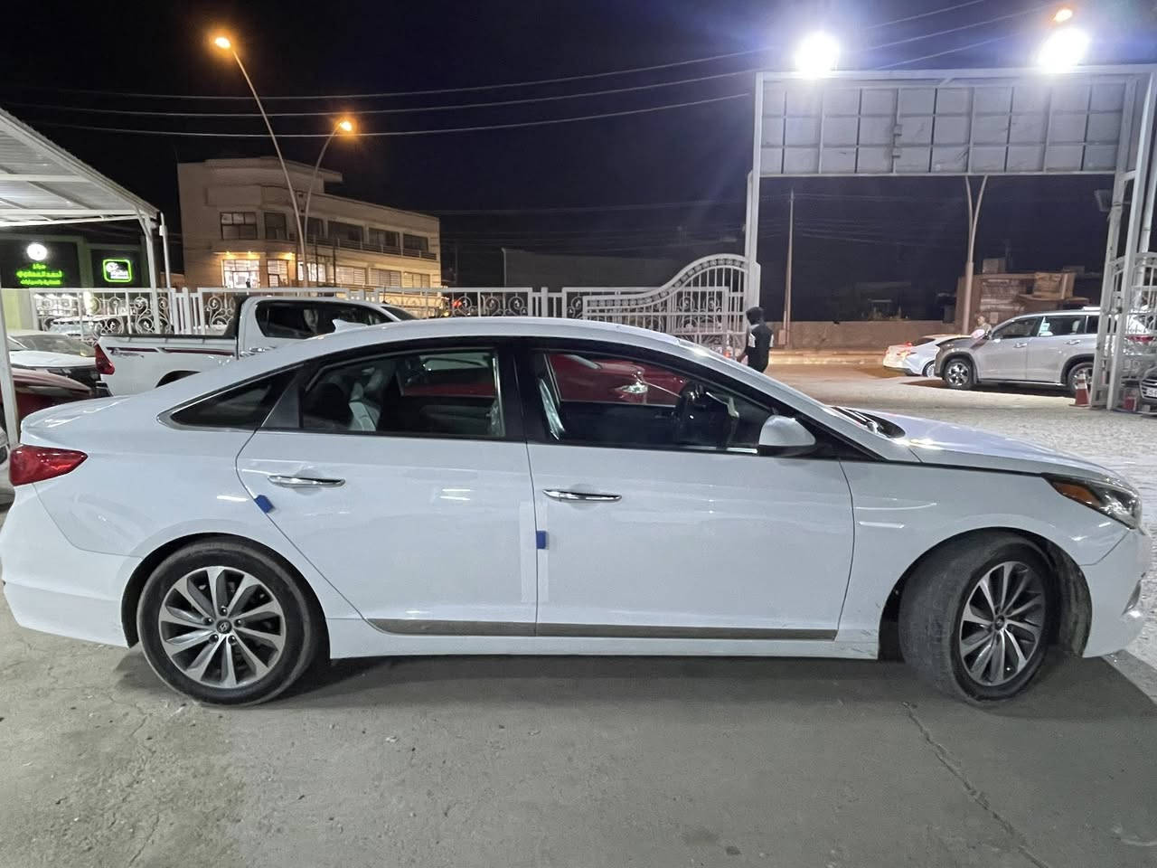 سوناتا 2015 امريكي مراوس او بيع
مكفوله كفاله عامه    🔥😍✅
ماشيه 157  الف حقيقي كيلو متر 
 رقم اربيل  الدولي هزه سنويه جديده 
كشن تدفئه 
مواصفات 
 ، داخل بيجي ، شاشة عرض 
ثلاثة أنظمة قيادة ( عادي -ايكو- سبورت )

سيارة جديدة جدا بوضع الشركه ✅🟥😍

السعر :: 129 وبيه مجال 
الرمادي مركز المدينة 
*********** 
. 
.
