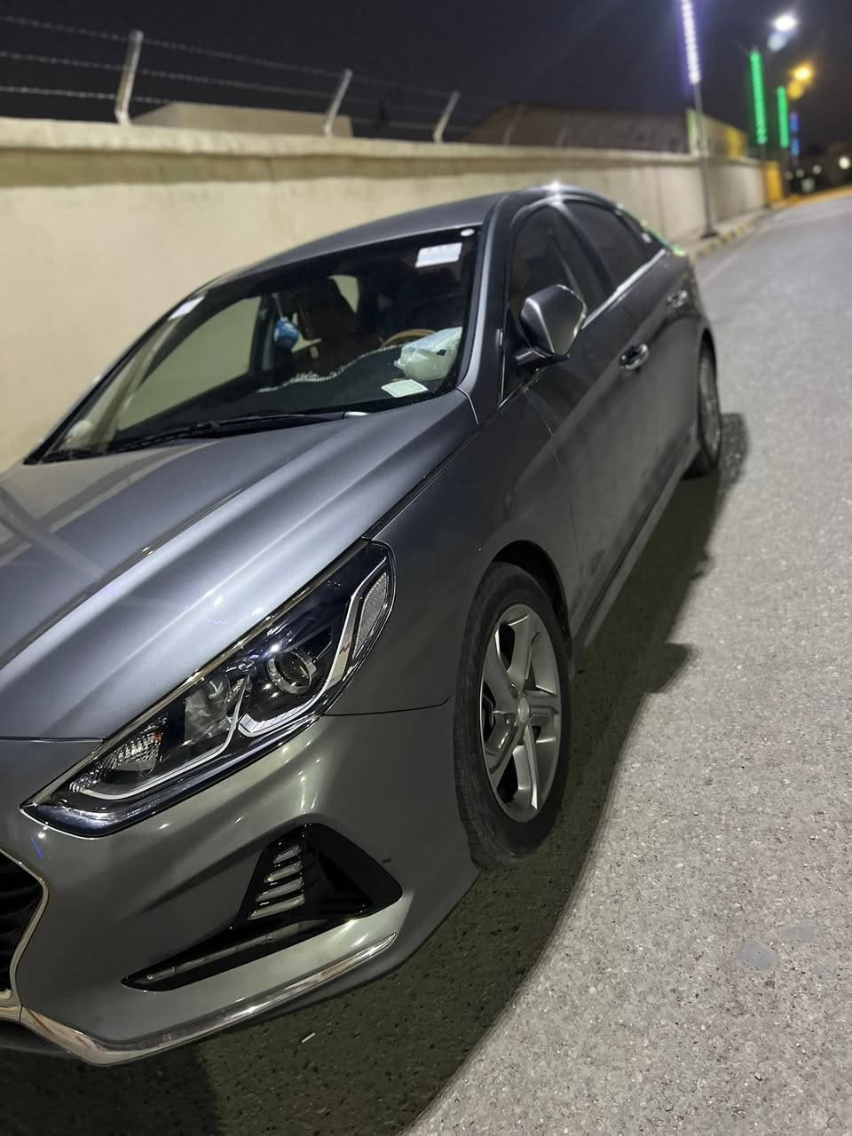 السلام عليكم 
سوناتا 2018 كوري بدون ضرر
محرك 2000 
ماشية 125
داخل قرميدي 
بصمتين
شاشة كبيرة 
رقم نينوى الماني 
شرط تحويل او وكالة 
السيارة جاهزة ومكفولة 
والبيع نقداً حصراً 
للاستفسار التواصل على هذا الرقم ***********
