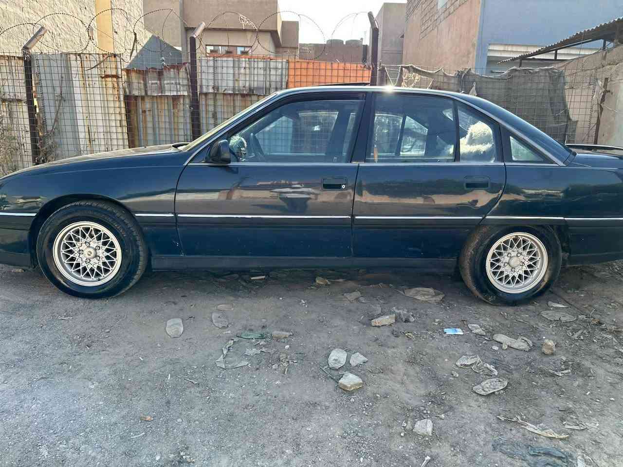 السلام عليكم 
للبيع اوميكا 91  حجم 2400  جامات كهرب فتحة سقف تبريد شغال بس بدون غاز بلادي  السيارة مصبوغة عام جمالية بدون ضرر   كهربائياتها كاملة طخم تايرات جديد بطارية جديد

السعر 38 
***********
