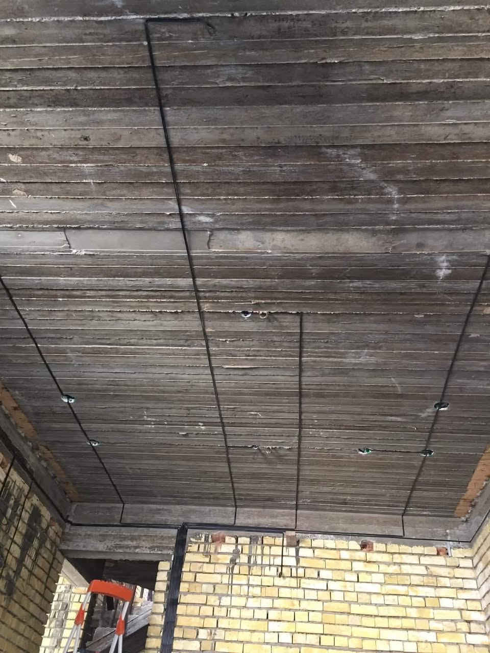 سلام عليكم كهربائي متفرغ من بغداد اشتغل بوري سمنز رقمي *********** ورزق ع الله واتساب ***********
