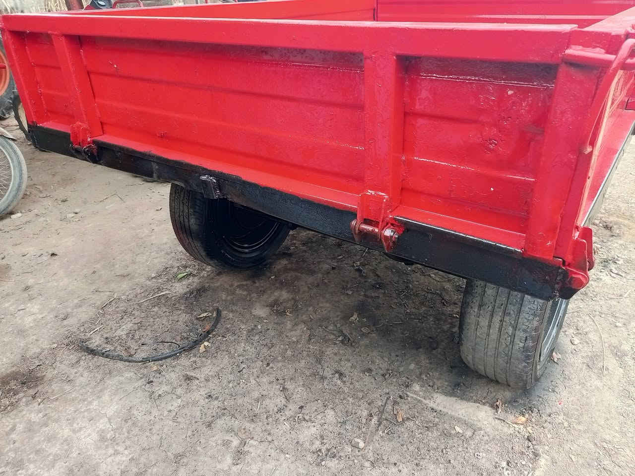 السلام عليكم للبيع عربانه كابوتاقلاب ياباني تشتغل على جميع المكائن الزراعية مكان  بغداد الاتصال على الرقم ***********
