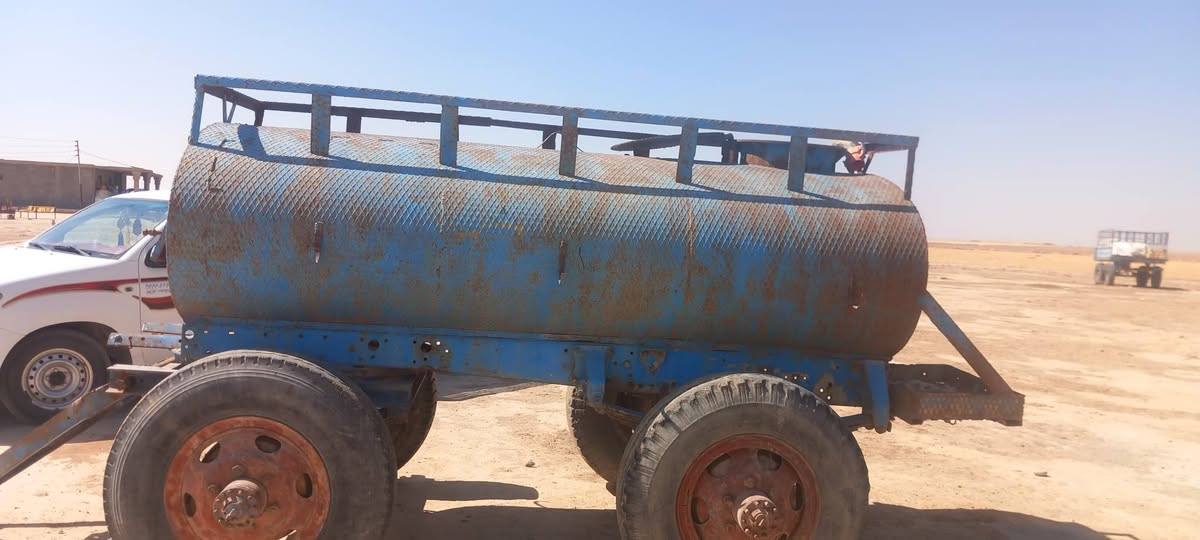 مقطوره اللبيع حديد مضلع تخم تاير جديده السعر مليونين ونص رقم الهاتف ***********
