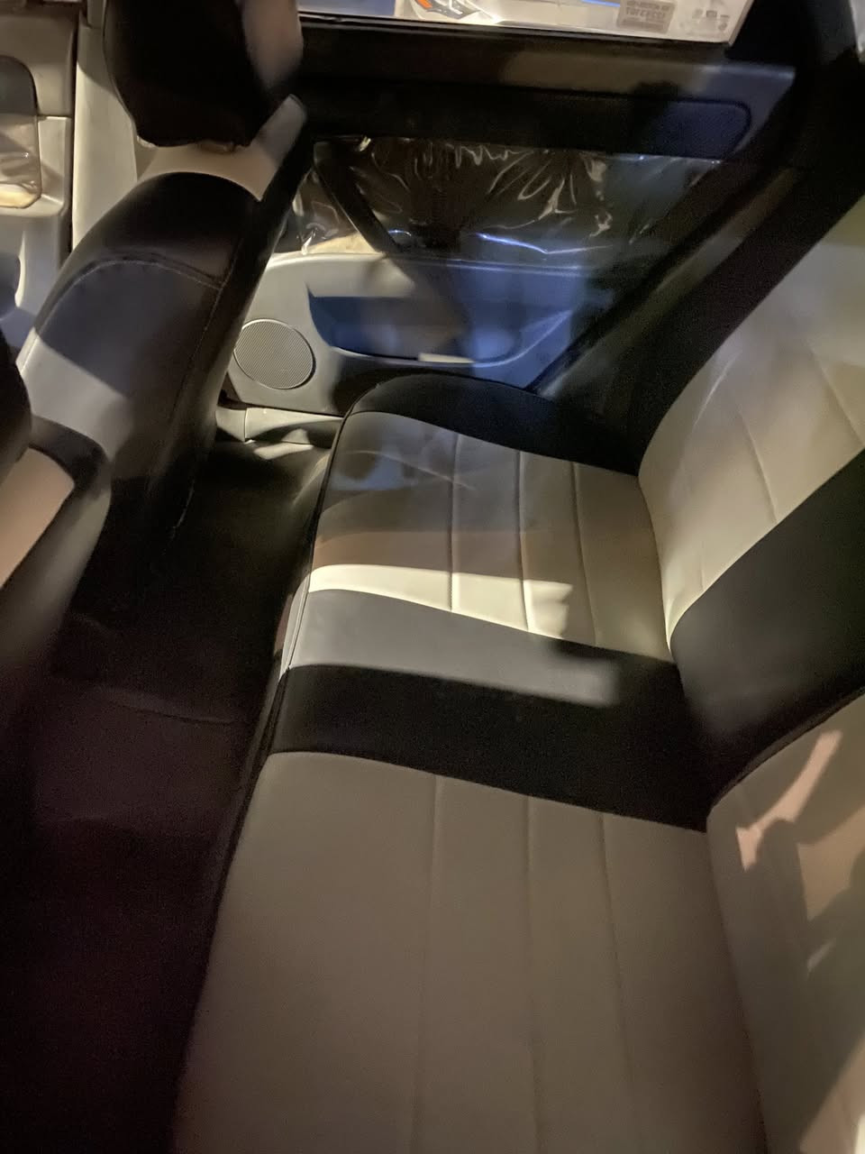 السلام عليكم فورنزا 2006 سياره مكينه كير ضفيره بلاد لوك تبريد شغال صدر نطيف سياره دواخل جلد معمره صبغ عام جماليه زنون  سياره احلى من صور 68  سعرها  عنوان بغداد العامرية 
للامانه نقصها فقط لاستيكه درايم شفت وباجر اسويها وصونده باور شويه تذب دهن رغم مبدلها  جديد فقط هاي شغلتين باقي كله سليمه سياره باسمي سنويه جديده  للاستفسار *********** وبي واتس
