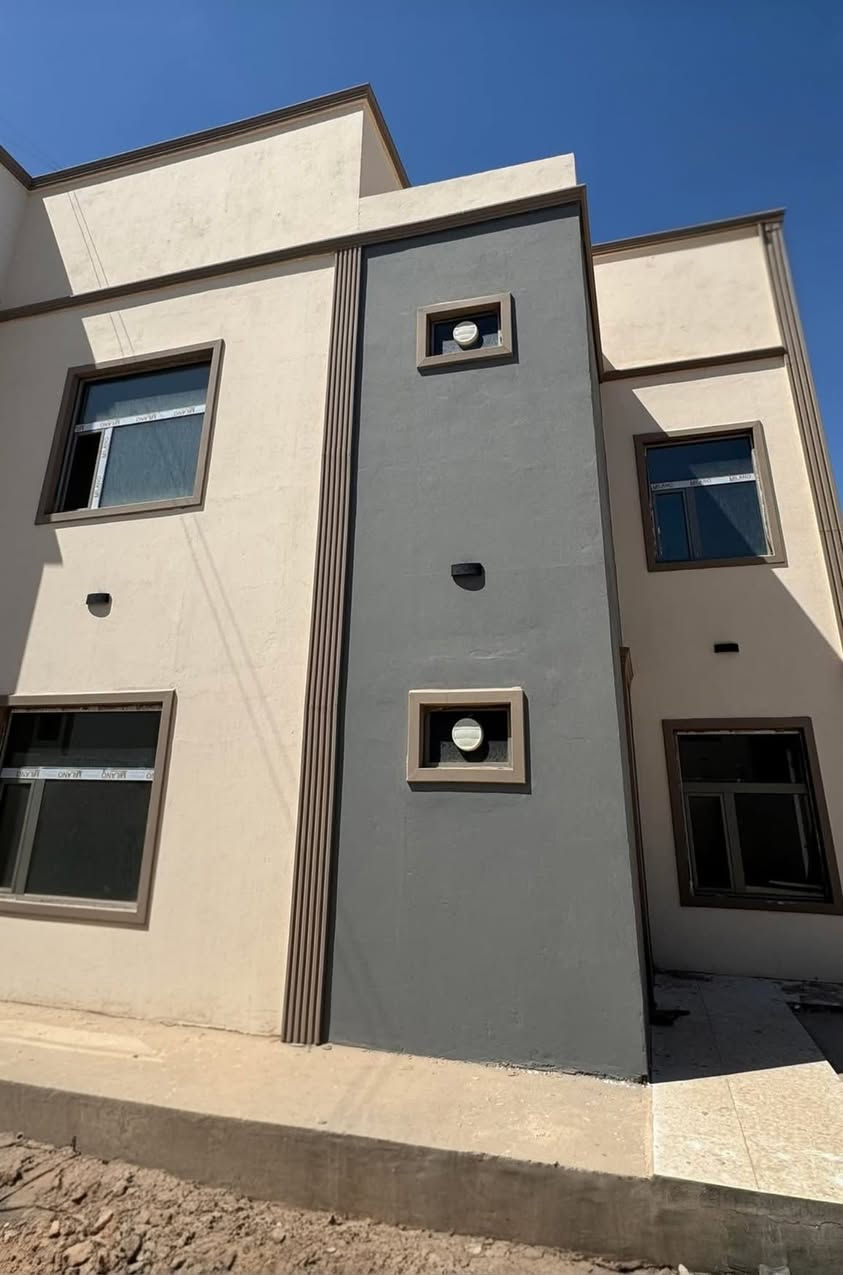 ✨ أرخص بيت بمساحة 250 متر في مجمع الأميرات 2 السكني
🏡 جاهز للسكن فورًا وبسعر نقدي مميز جدًا لا يُعوّض

تفاصيل البيت:  طابقين
3 غرف نوم
بناء درجة أولى
صالة + استقبال
مطبخ حار بارد
صحيات
كراج خاص + حديقة

جاهز للسكن الآن بدون أي انتظار

📱 واتساب / اتصال: ***********
📱 اتصال: ***********

◾ عنوان المكتب:
الأميرات القديمة – مقابل مجمع كرار السكني
مجاور مجموعات شركات السدير للصيرفة
مقابل بوابة الثاني (مدخل الأميرات)
🏢 [مكتب الأمل للوساطة العقارية]
نستقبل جميع عروضكم في المجمعات السكنية، العرصات، النقابات، والأحياء
