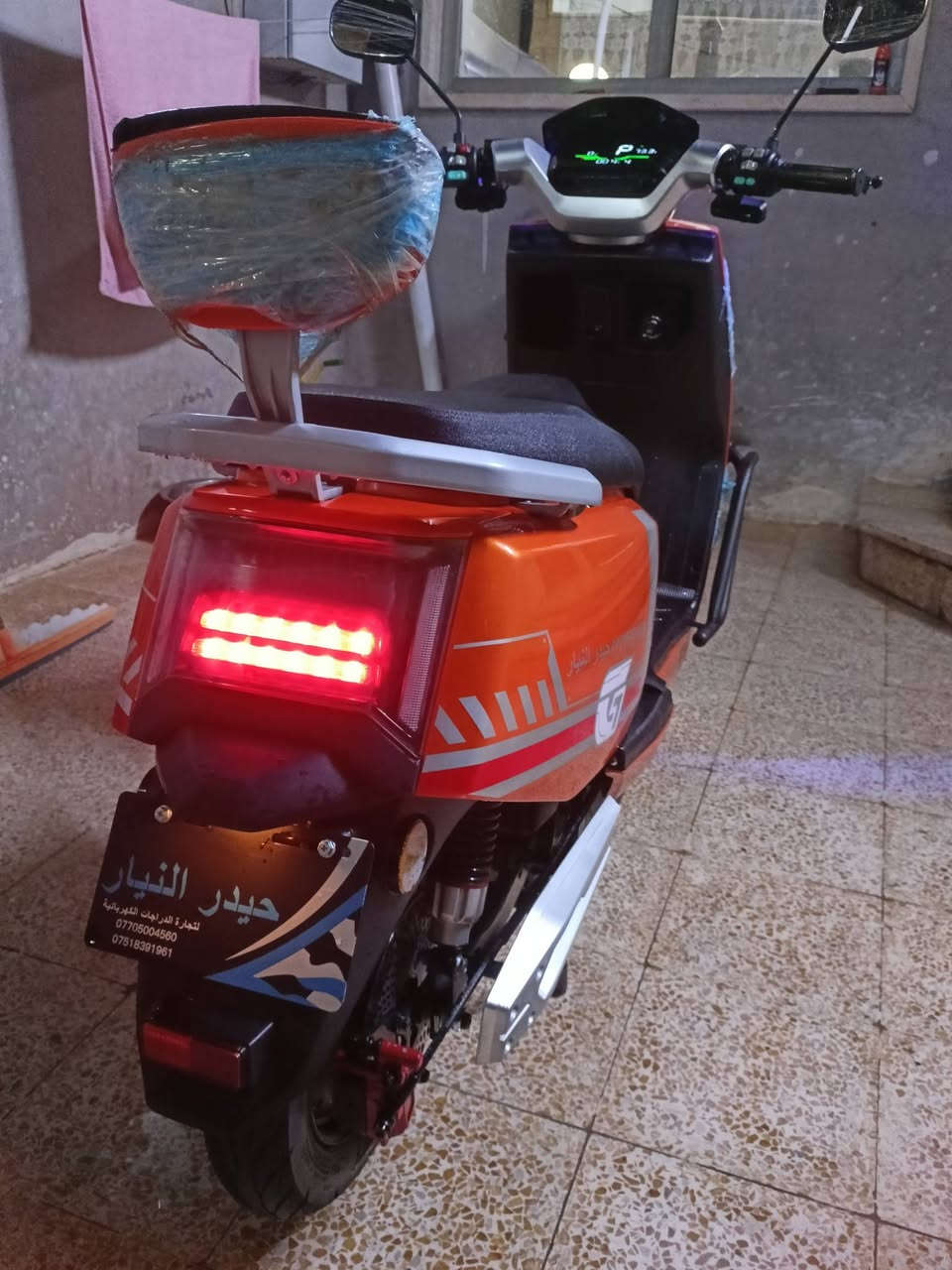 للبيع مستعجل دراجه شحن من شركة حيدر النيار 6بطاريات الاصلي مستعمل 4اشهر  بعدو بل باكيت بس بي مشكله بل يده اليسره مال الخلاط والهورن ب25  والنمر 3 ثابت سرعه 90 والباقي جديد السعر 800الف بي مجال بسيط  مكان موصل ايسر القوسيا للتواصل *********** بي وتساب
