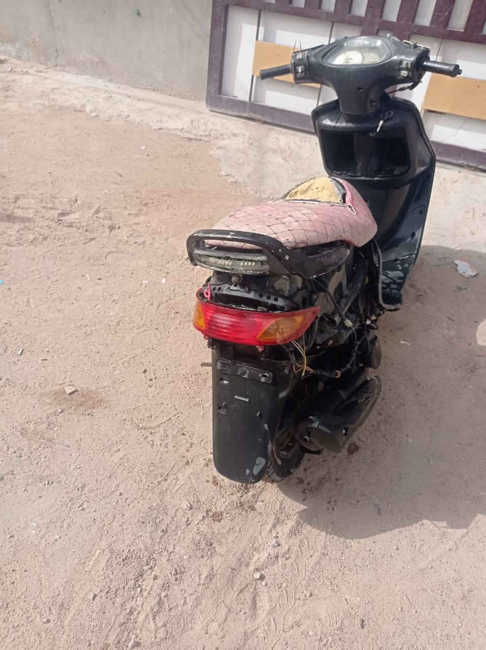 سلام عليكم فراشه للبيع كهربائيات كله شغاله نكره سلف محرك مامفتوح ب250 وبيه مجال مكان كوفه رقمي ***********
