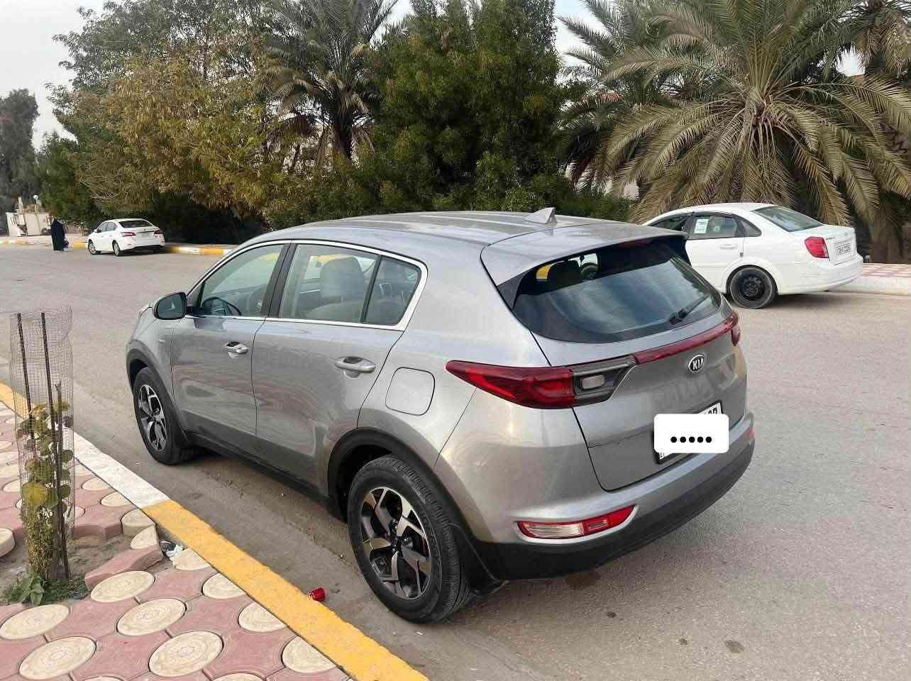السلام عليكم
سبورتج موديل 2022 وارد اميريكي رقم كربلاء بأسمي تحويل مباشر للبيع بيه نواقص بسيطة السيارة جديدة بمعنى الكلمة

محرك 2400 GDi فور ويل 4*4

4 سلندر.    
فئة LX  معروفة مواصفاته

حادث نفس ما موضح بل صور قطعتين فقط

البنيد راجع بارد +++ سمكره وصبغ باب جنطه ومبدل راديتر فقط ذني
شاصي لغد جاملغات محرك كله مكفول شرط الفحص
بدون دواخل ايرباك ستيرن فقط راجع سستم الباقي كله سليم
السيارة على ممشى امريكا فرق بسيط السعر 167 وبيه مجال 

مكاني كربلاء طويريج

رقم الهاتف *********** 
واتساب : ***********
