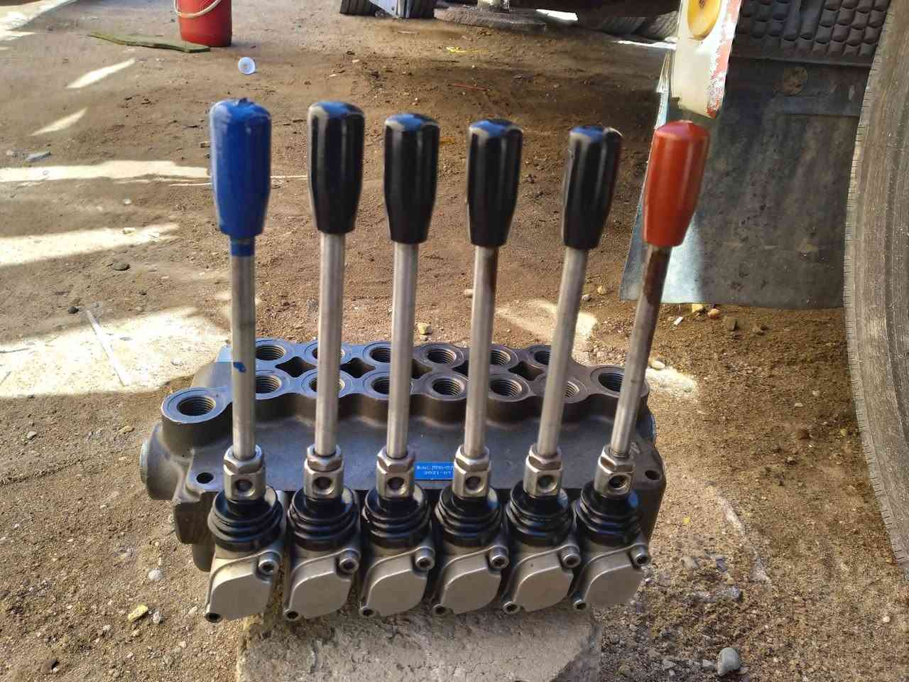 كنترول للبيع شغال نضيف اخو الجديد ضمان
٦ خانات
مكان البصره 
للاتصال ***********
