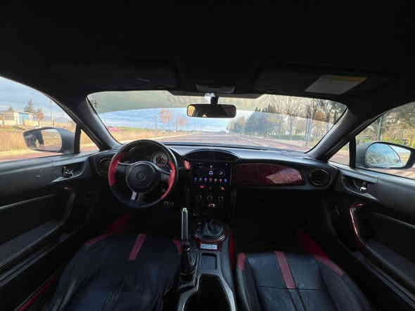 مستعجل البیع 
رقم تلفون : *********** 
رقم بي واتساب : ***********
سعر البیع : 71 ورقە و مجال 
علیها غرامە : 400$ دولار ینزل من سعر
للبيع  تويوتا GT86 موديل 2014 
فول مواصفات ماعدا فتحە  محرك  VVT V6 كلش قوي ونشط  سياره كير ئوتوماتيك  و تبريد بشرط  سياره كلش نظيفه و متعوب عليهه  جاهزه من كل نواحي و أحلى من الصور   تحويل او وكاله بشرط سياره ضمان  حزام صبغ للجماليه  بدون حادث مكان السياره قضاء عقره بين اربيل و دهوك اكر
