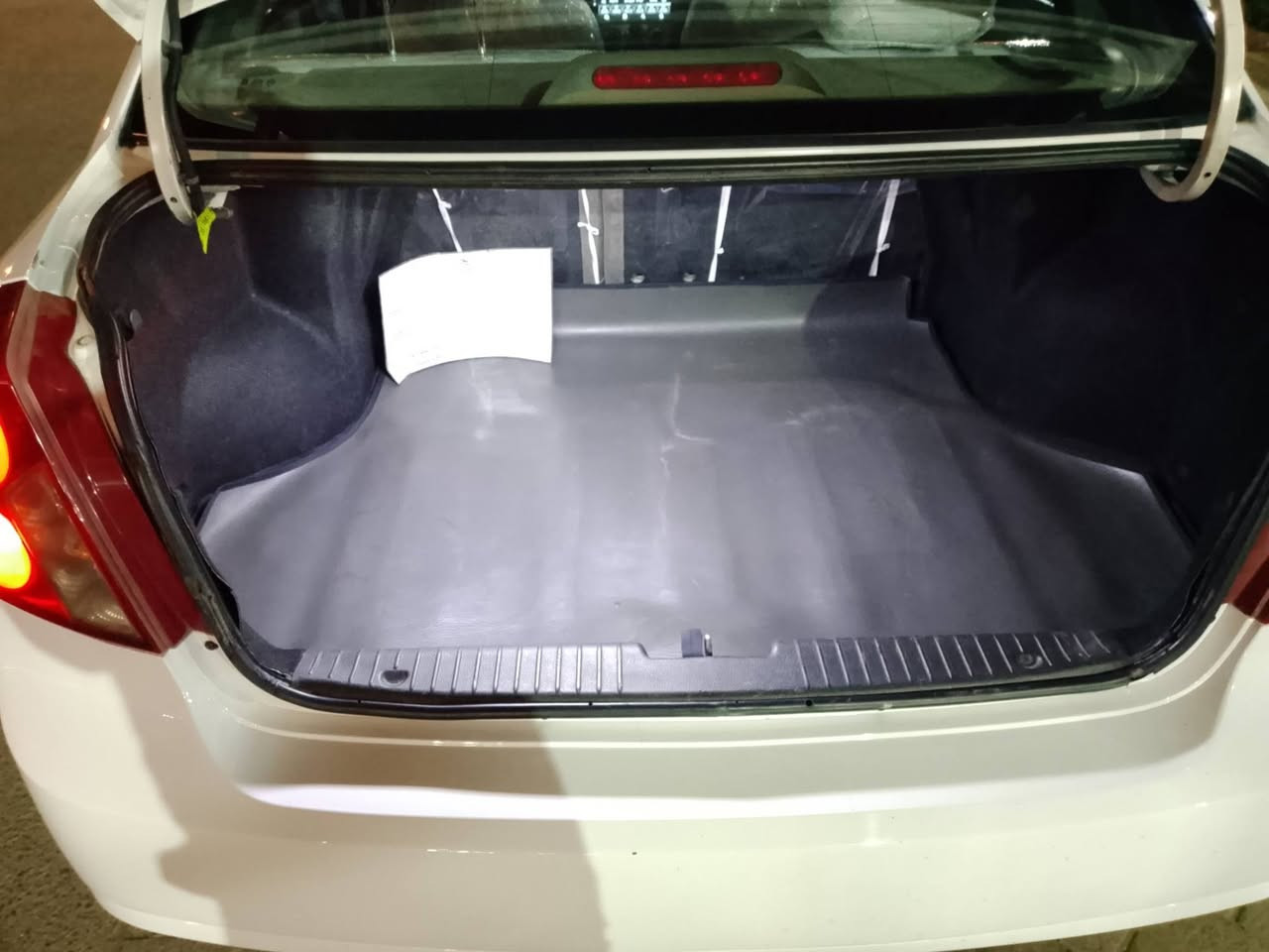 سلام عليكم اوبتره البيع ٢٠١٠ رقم بغداد سياره جاهزه مكينه وكير جديد برغي نقص مابيه فقط جاملغ جه سياق مبدل لالغود ولا شواصي فقط جاملغ
مكينه جديده 1600 باقي كله تبريد شغال ويه لاسويج  بلادي  العنوان مدينه الصدر
سعر ٨٠ وبيه مجال حك جيه
***********
