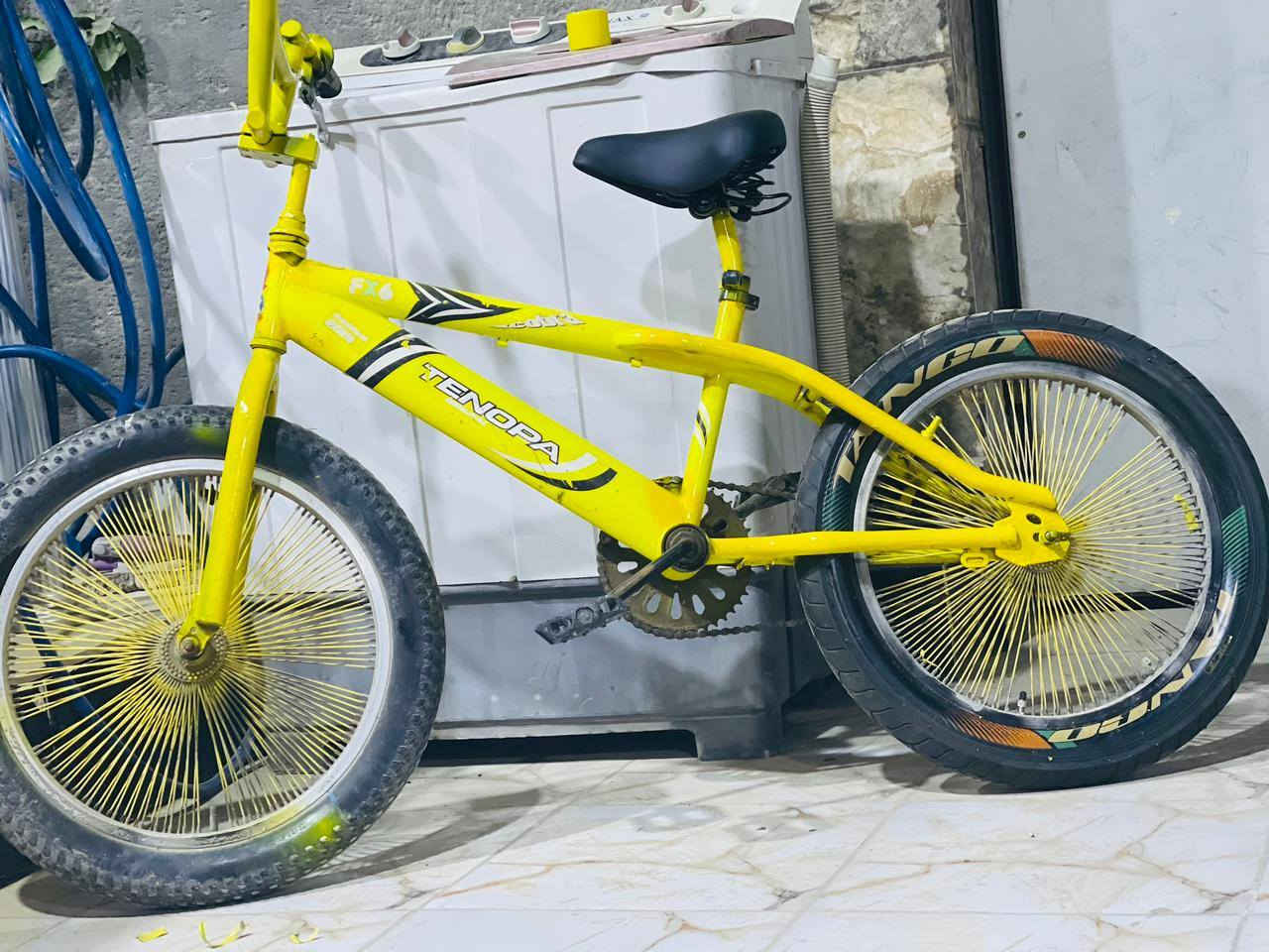 دراجه شحن حجم 14جديده شرط الشغل
باسكل كوبرا 
الدراجه ب 200 الف
والباسكل 70 الف. 
 هذا رقمي ***********
