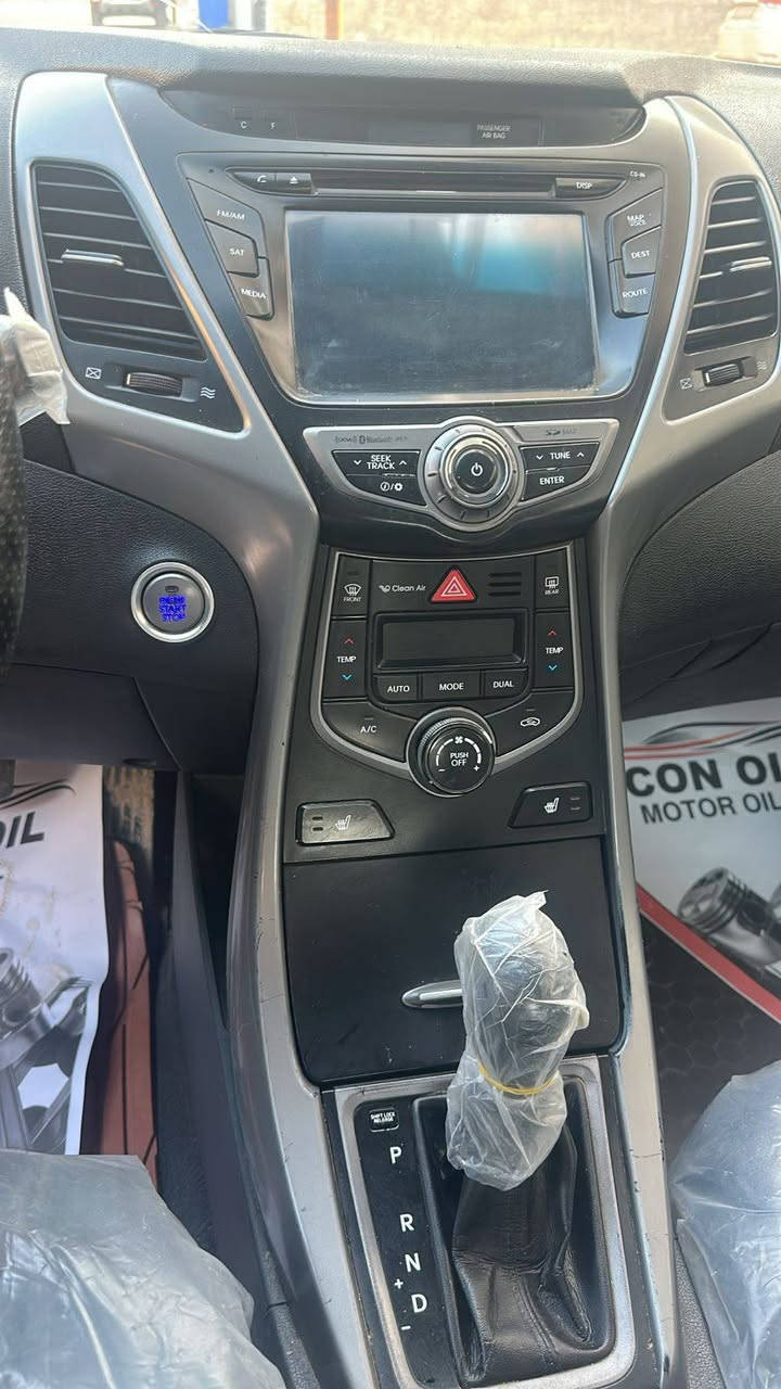 سلام عليكم شباب النترا ٢٠١٦ وارد أمريكي رقم اربيل ألماني محرك ٢٠٠٠ السيارة فول لمتد السعر ١٢٠ أو بيهه مجال ***********
