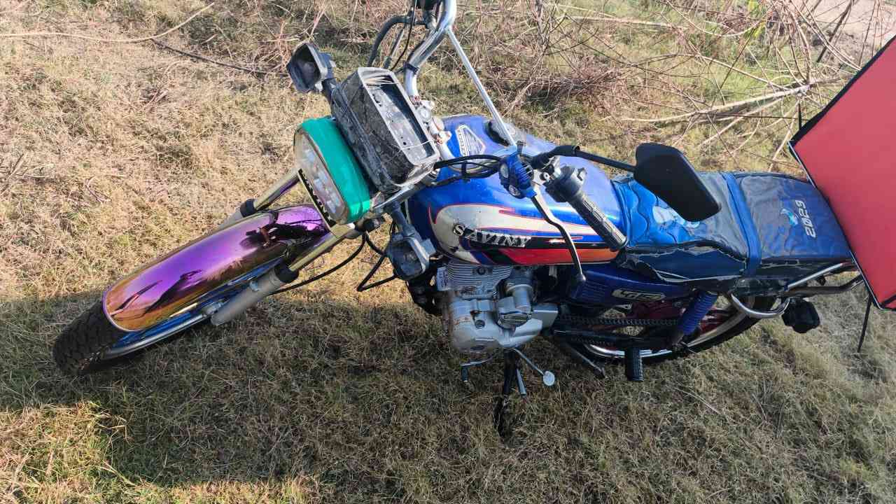 أيراني نضيفه سعر 400وبيها مجال ًتواصل خاص
0 777 316 6569
