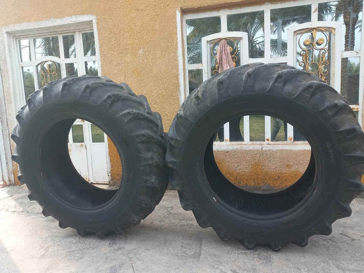 البيع  زوج تايرات  30.9.16 
***********
ناحيه الشحيميه قريه الدواغنه
