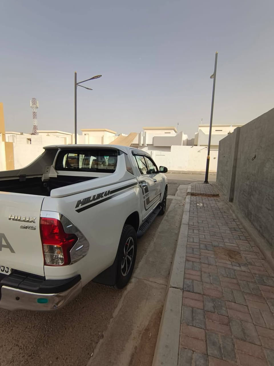 سلام عليكم 
للبيع هايلوكس ٢٠١٩ فول مواصفات TRD ٦ سلندر السياره كفاله عامه عده بارد جوه قبق البانزين على كد ٤ اصابع السياره ماشيه ٦٦الف حقيقي مكان السياره تكريت صلاح الدين السعر ٣١٠$وبي مجال قليل الاستفسار ع رقم هذا ما متواجد ع فيس ***********
