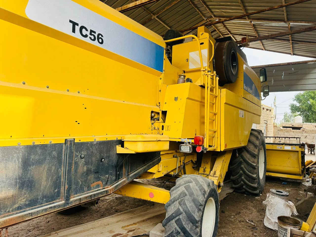 حاصده للبيع موديل 2006 دبل درام مكفول عام تصل ***********
