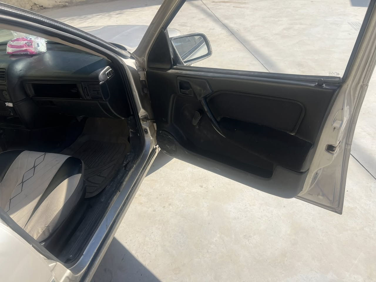 فكتره موديل ٩٢ حجم ١٨  كير توماتيك رقم الماني سنويه جديده كربون نفط بيه  شرط بدون صبق بعد دوير ما مصلاحه  شرط قطره صبق ما بيه سياره سيديد قفل مركزي  قفل ريمون 
تتفه نار كهربايات كله شقاله سياره وضع شريكه عنون موصل حي القاهره السعر ٥٠  بيه مجال  الهاتف ***********
***********
