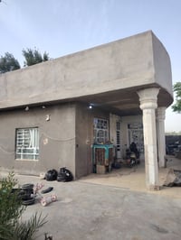 ياالله السلام عليكم معروض 1000متر بيت مع هيكل بيت يتمون من غرفتين ومطب...