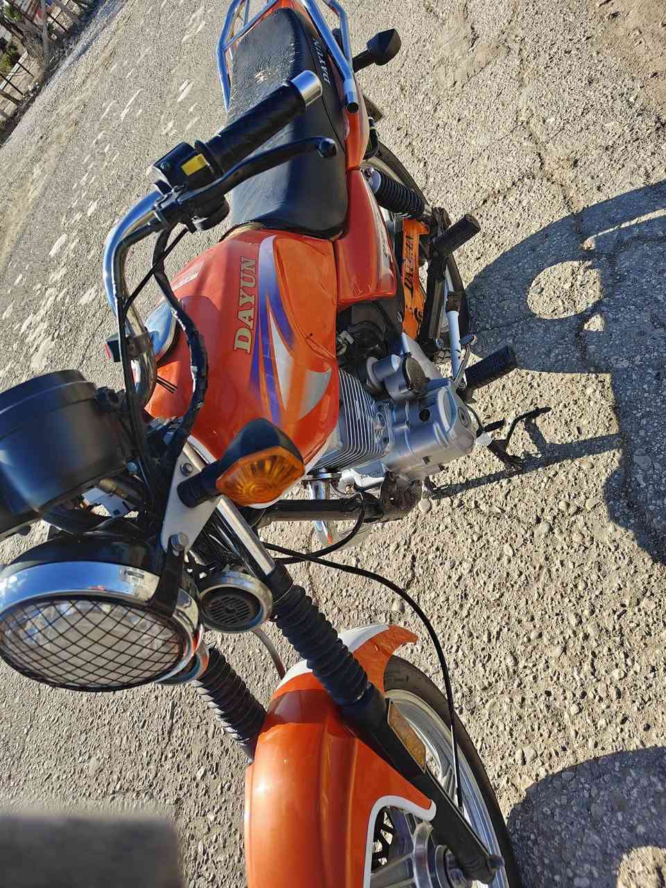 السلام عليكم دايون عضم 23 سكنر للبيع كفاله عامه من كلشي اوراق سكنر بليته ورقم شاصي
ومكاتبه بسمك عن السرقه والعشاير لون مميز 🧡🧡 صالصنه سل ستيل مفلتره طرب صوتها ✅
مكاني بابل الحمزه الغربي  السريع ***********
