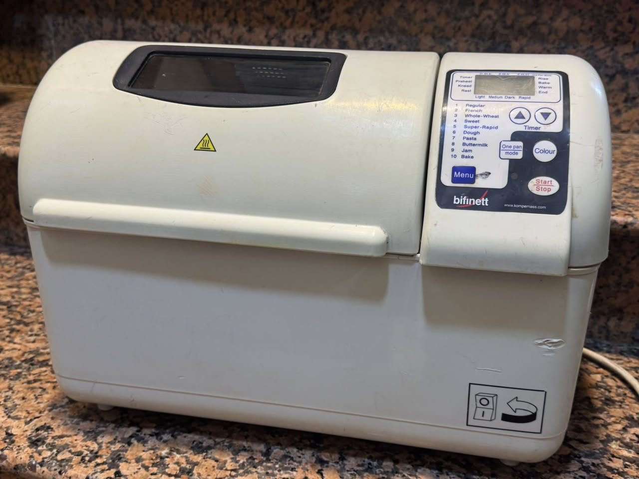 السلام عليكم امزون مستخدم محضرة  صمون وكيك تعجن  وجهز وحدها فقط  اضيف المقادير  والثانيه محضرة قوة ماركة فلبس  امزون بضاعة اوربيه  ***********
