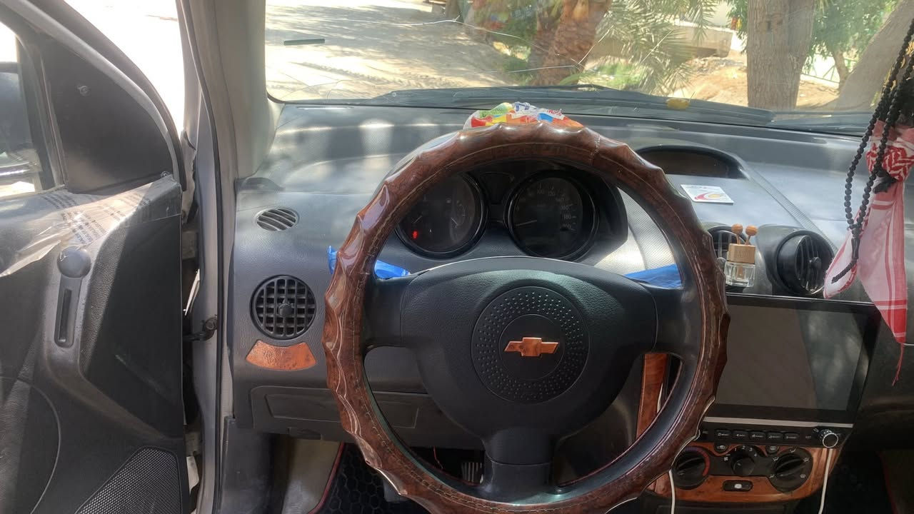 السلام عليكم ورحمه الله وبركاته من رخصه الادمن المحترمافيو 2006 باسمي رقم اديالى  الدولي خصوصي سنويه  لغايه2027 وارد  خليجي ومصبوغه عام للجماليه  حداديه +اطارات جدد  مكينه  كير شرط الفحص كله جديد باتري منظومه بانزين جديده تبريد ثلج🥶 كهربائيات كلها شغاله  جام جوبي اربع بيبان اما نصبت السياره موضحها بالصوره كلش حلوه وبالعافيه علي ياخوذهه  السعر  اتصل ودلل. ما نختلف رقم الهاتف  مكان السياره ديالى هبهب 
                               ***********
                    اتصل وبخدمتك 🫡
