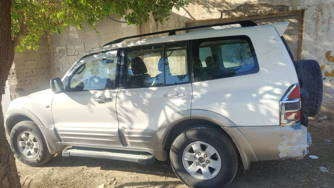 باجيرو وارد امريكي 2001
كير ومحرك مكفول
تخم تاير جديد
تبريد شغال
صبغ قطعتين
السعر 80 ورقة 
مكان صلاح الدين قضاء بلد
الرقم ***********
صبري الحيالي
