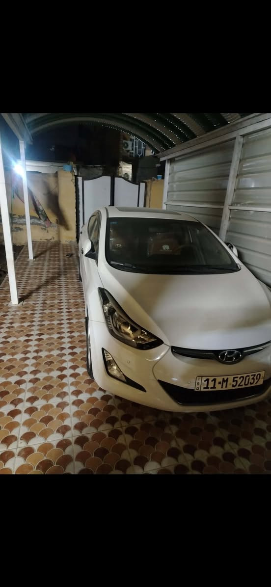 النترا خليجيه 2015 بيها بس باب السايق مبدل فول مواصفات فتحه تحكم تبريد قطعتين السياره ماشيه 60 الف حقيقي مكان السياره واسط وهذا رقمي ***********
