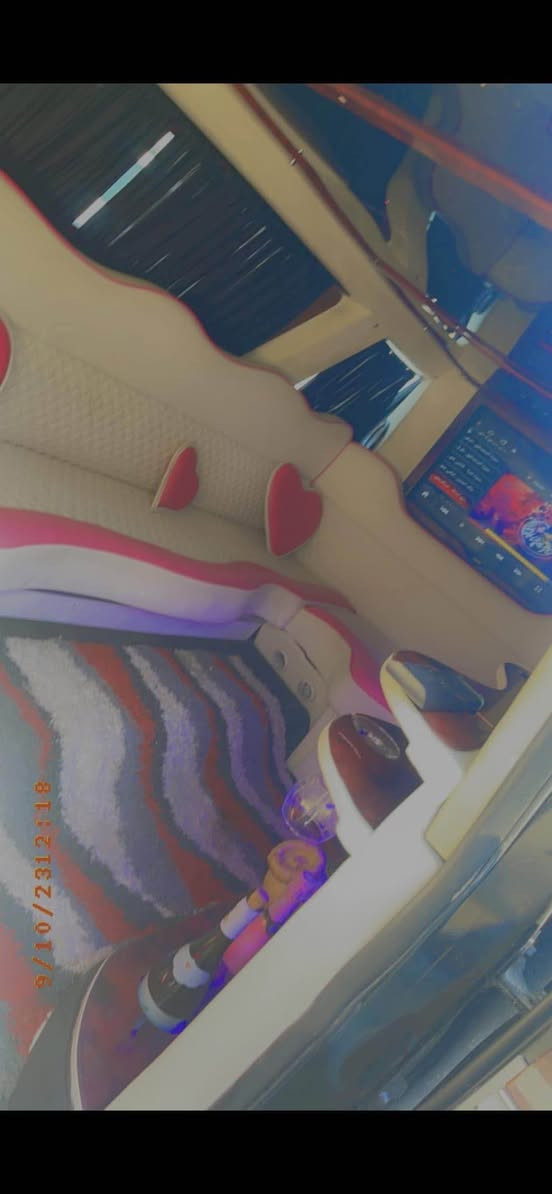 السلام عليكم جيب ليموزين الوحيده في العراق للبيع او مراوس 
موديل 18 ماشيه  11 الف ميل  التعديل في شركه ليموزين التعديل في كوريه مكاني بغداد الدوره  ترهم مراوس  رقم دهوك جديد تريد تحويل تريد وكاله السعر 275 ومو سعرها 
*********** بغداد, العراق
