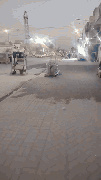 سلام عليكم
بيت للبيع طابو صرف عالشارع قرب التقاطع الفلاح 
موقع تجاري مساحه 144 متر الواجهه 8 والنزال 18
قطاع 43 يم العيادة ودائرة الكهرباء 
 بناء قديم طابقين بيه 6 غرف 
السعر 298 مليون وبيه مجال بسيط للطيبين
الاستفسار الاتصل على الارقام 
***********
***********
