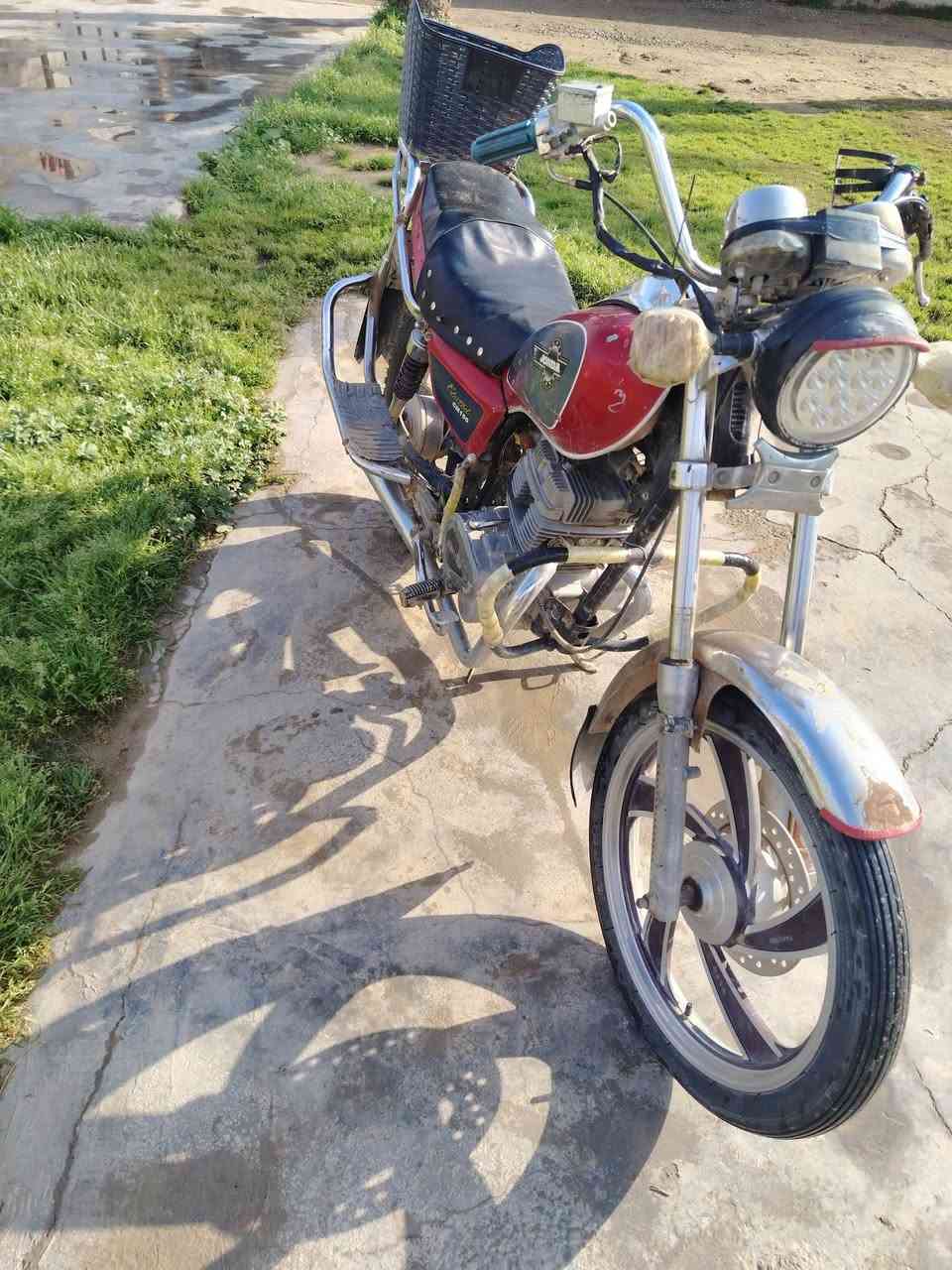 ماطور جني البيع نضيف جدا ماطور مامفتوح عله وضع شركه وراق كامله سعر300 بيه مجال مكان ديالي دلعباس ***********
