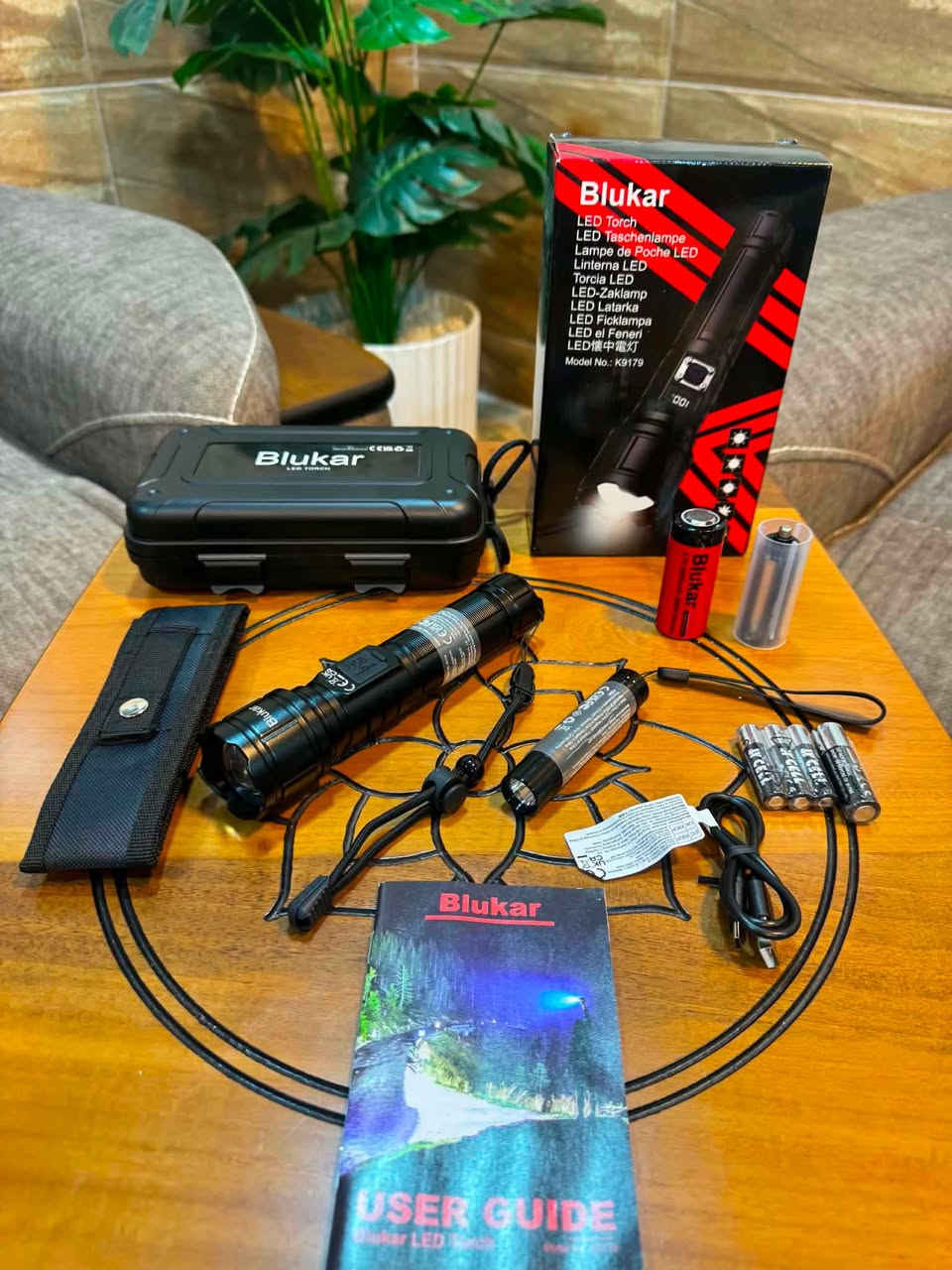 السلام عليكم
لايت ماركة شحن تايب سي مع منفذ usb جديد ما مستخدم مع بطارية حجم كبيرة سعة 5000 مع عدة ملحقات مع لايت صغير 
انطونا بي سعر وبالعافية 🌹


**إذا كنت صاحب هذا الإعلان وتريد حذفه لأي سبب، رجاءا أرسل رسالة إلى الدعم الفني**