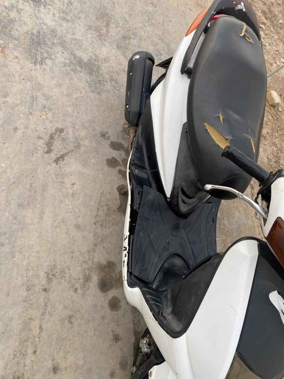 سلام عليكم سكنس نثيه 110دراجه كفاله لاتبخير ولاتنقيص محرك بلادي جيب فيتر وفحص كهربائية كله شغاله زوج تاير جديد عدسه متغيرت الوان تخبل ستاند حساس دراجه يابانيه اصل مكان بغداد اليوسفيه سعره 550 
***********
