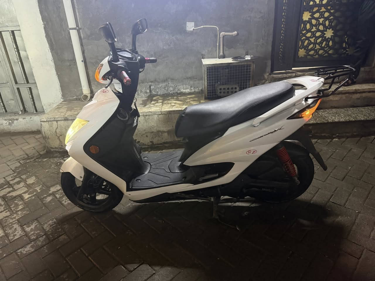 دراجة سكنس لد ياباني كهربائيات كلها شغالة استان حساس
العنوان مدينة الصدر شارع الفلاح قطاع ١٩ مقابيل مختبرات النخبة 
للاستفسار ***********
